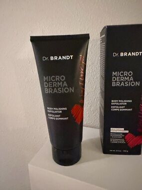 Dr. Brandt Hydrating Body Exfoliator
